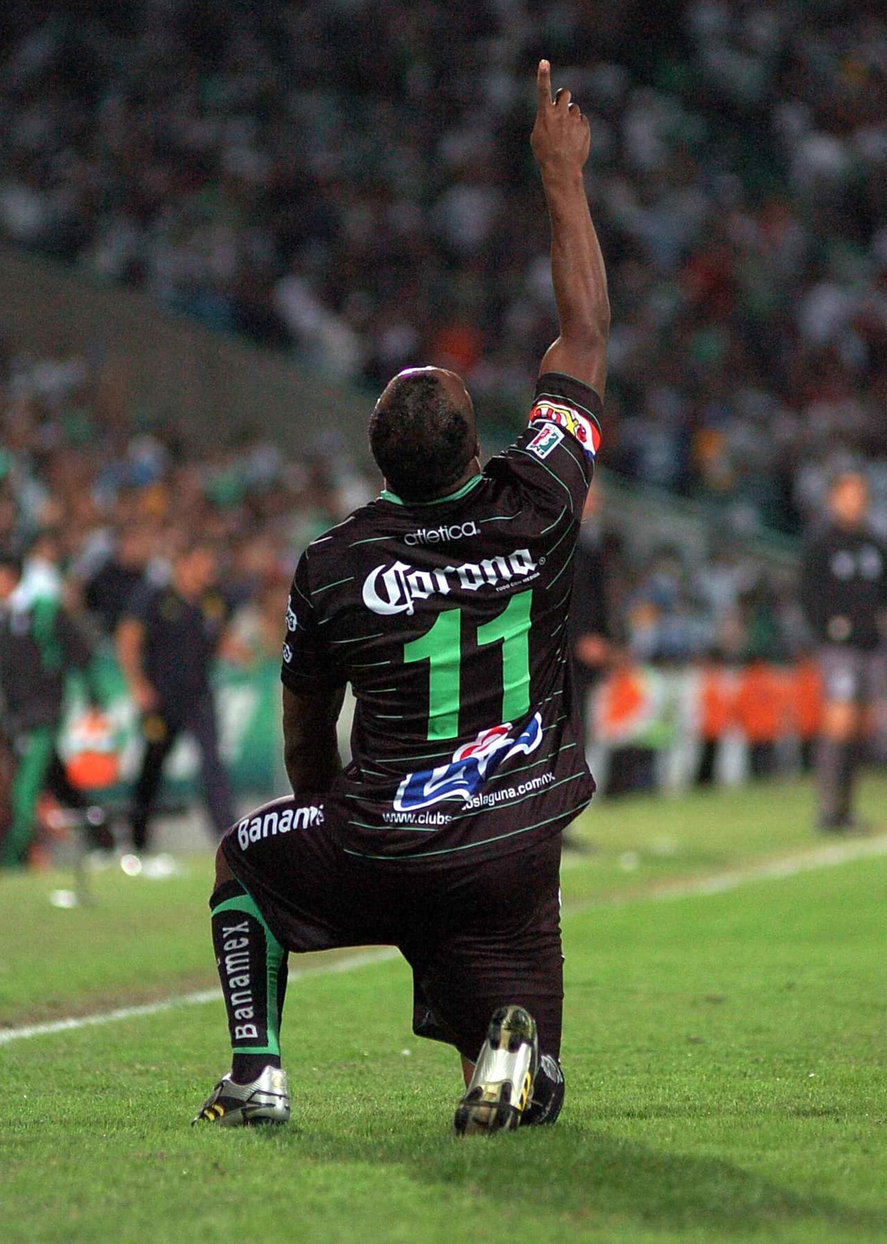 Christian Benitez logró su primer título de goleo en México jugando con Santos. Marcó 14 tantos en el Apertura 2010.