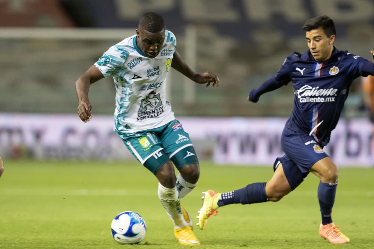 Con goles de Jesús Sánchez, José Macías y Alejandro Mayorga, Chivas vence 1-3 a León de visita y se adueña de los puntos. Chivas avanza hasta la posición número 11 y León se queda en el sótano con la quinceava plaza con cuatro unidades.