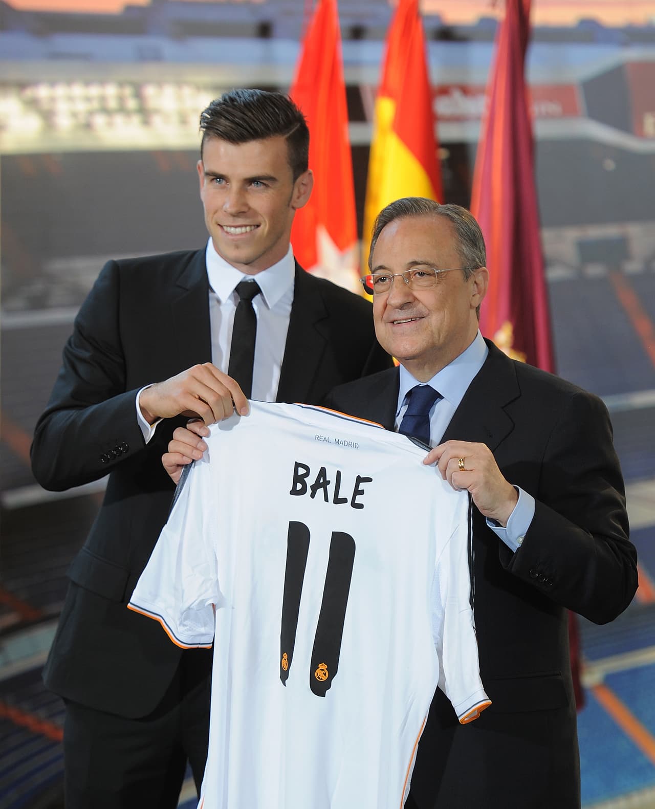 Por Gareth Bale aún no se sabe oficialmente cuánto se pagó. Dicen que es la transferencia más cara de la historia.