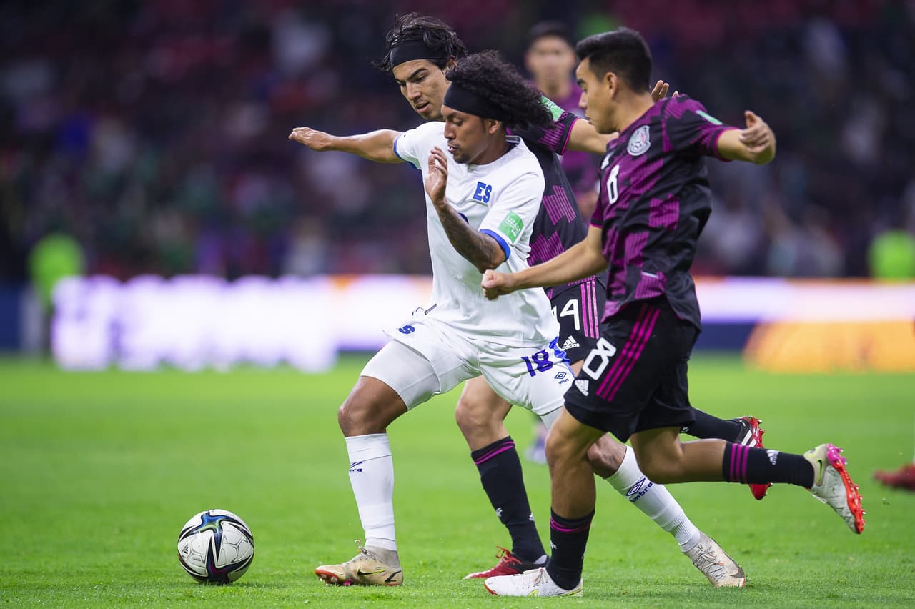 México selló su pase al Mundial con una victoria sobre El Salvador, gracias a los goles de Uriel Antuna y Raúl Jiménez.