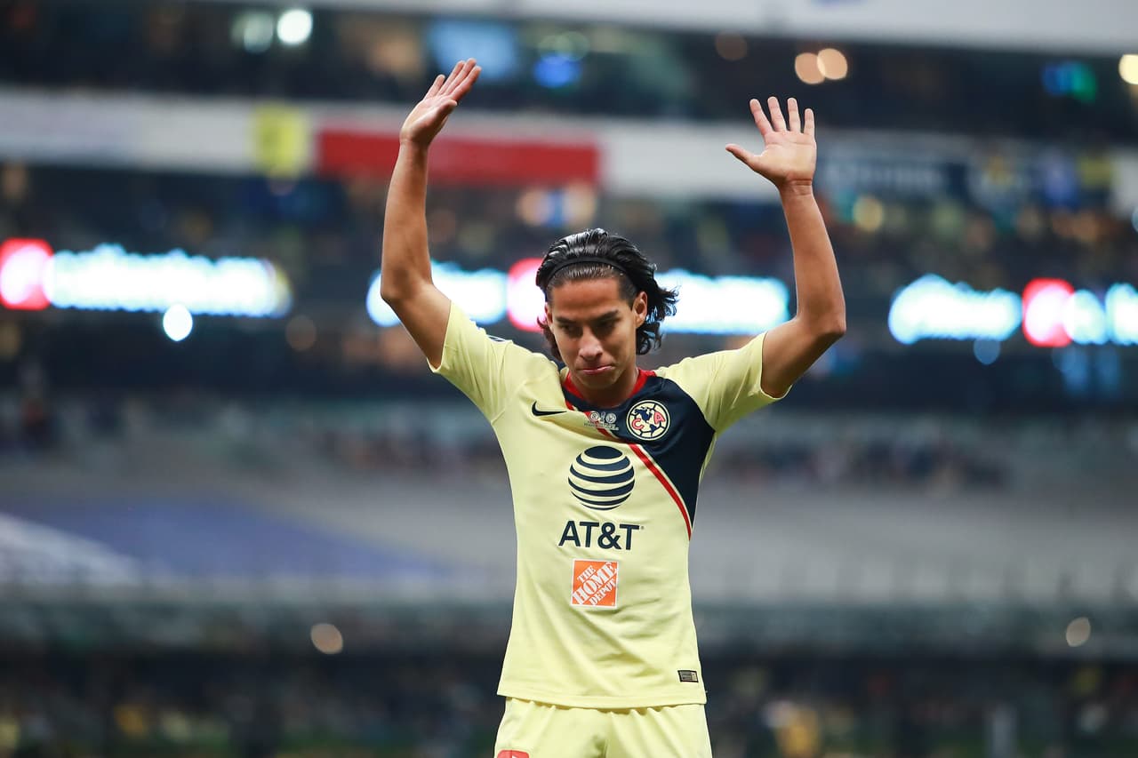 Betis demuestra que su interés por el mexicano Diego Lainez es muy real y su vicepresidente deportivo, Lorenzo Serra Ferrer, viajó a México para la negociación con América por el jugador de 18 años.