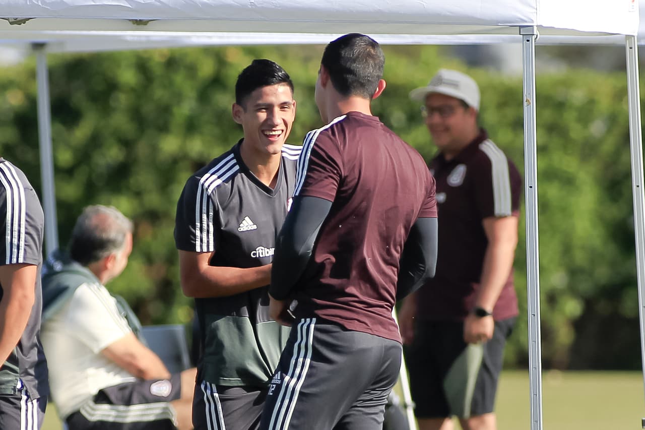 La Selección Mexicana realiza sus últimos ajustes en Los Ángeles (California) con miras a su debut, el primer partido en un torneo oficial con Gerardo Martino como técnico, contra Cuba por el Grupo A de la Copa Oro.