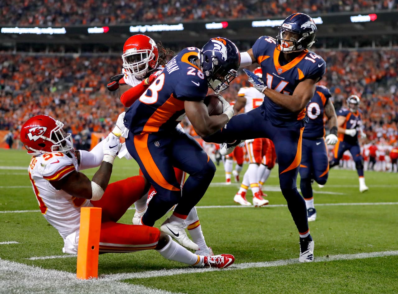 En ese mismo segundo cuarto los Broncos respondieron con una carrera de 14 yardas de Royce Freeman, restando 6:37 en la primera mitad para empatar 10-10.