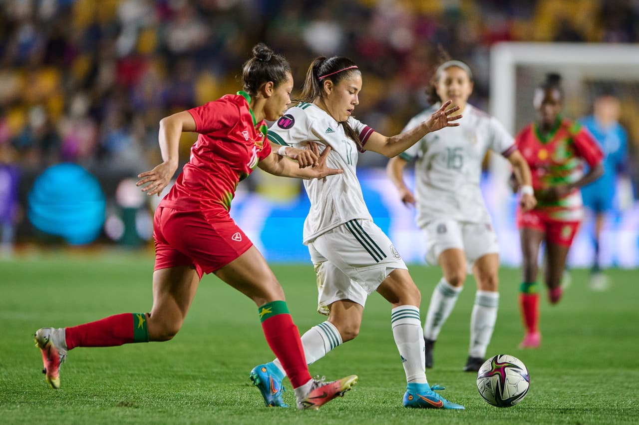 Arranca la jornada dos del premundial femenil y México arrolla 9-0 a la selección de Surinam.