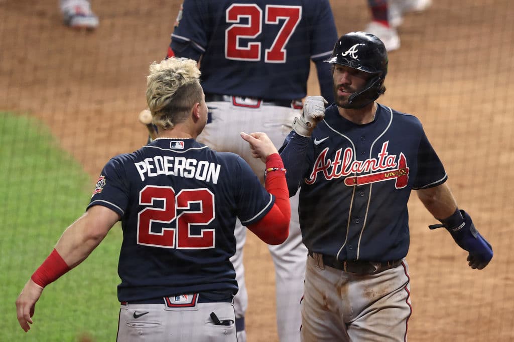 Los Braves controlan el partido de principio a fin y con un marcador de 6-2 a favor se quedan con el juego 1 de la Serie Mundial.