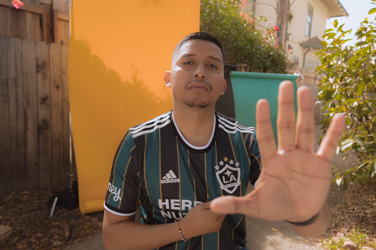 Espíritu retro y comunitario presente en la nueva camiseta de LA Galaxy, TUDN MLS