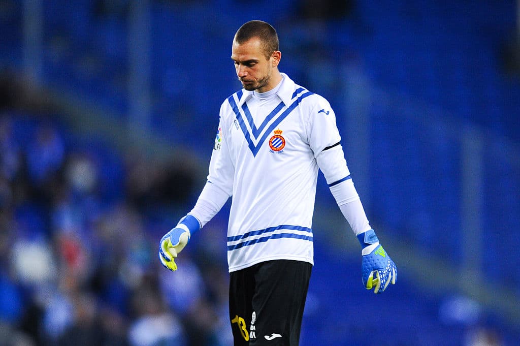 Sin embargo, el equipo de Guardado firmó como nuevo fichaje al arquero Pau López, de 23 años y proveniente de una excelente temporada con Espanyol de Barcelona.