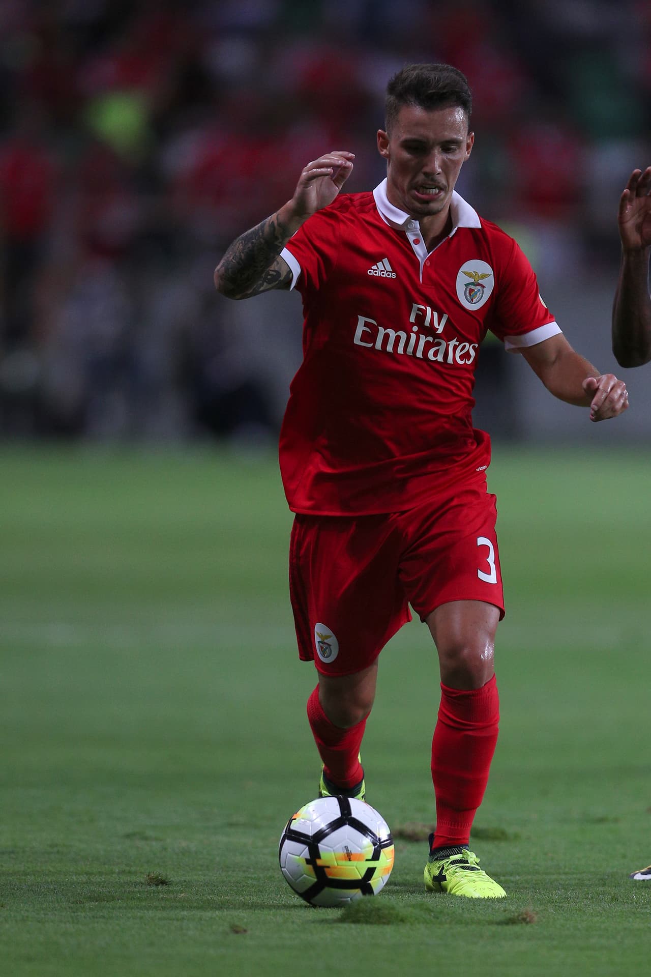 El español Alejandro Grimaldo, surgido de La Masía del Barcelona, es de los pocos del Benfica que se salvan en esta temporada. Napoli y Liverpool son los equipos que más fuerte suenan para quedarse con él.