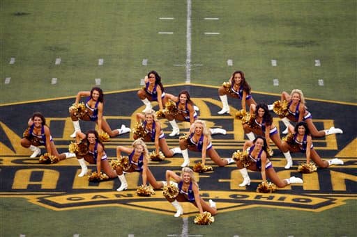 Por fin las bellezas del emparrillado están de vuelta. Checa las mejores tomas de las Vikings en el juego del Salón de la Fama que abrió la pretemporada.