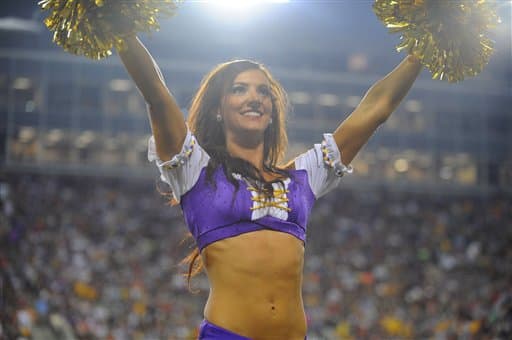 Por fin las bellezas del emparrillado están de vuelta. Checa las mejores tomas de las Vikings en el juego del Salón de la Fama que abrió la pretemporada.