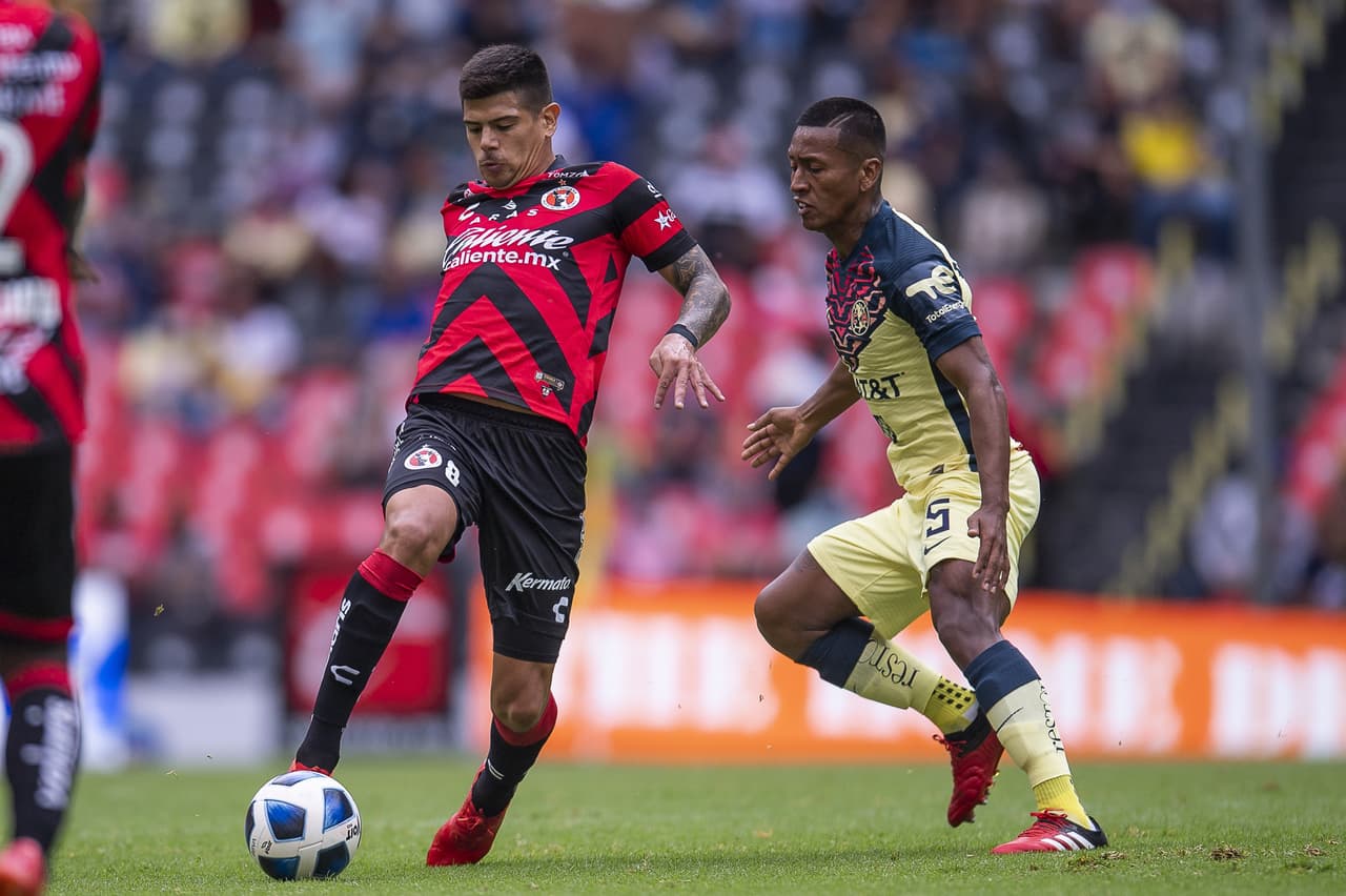 América mantiene su gran paso en el campeonato y en los minutos finales derrotó a Xolos de Tijuana.