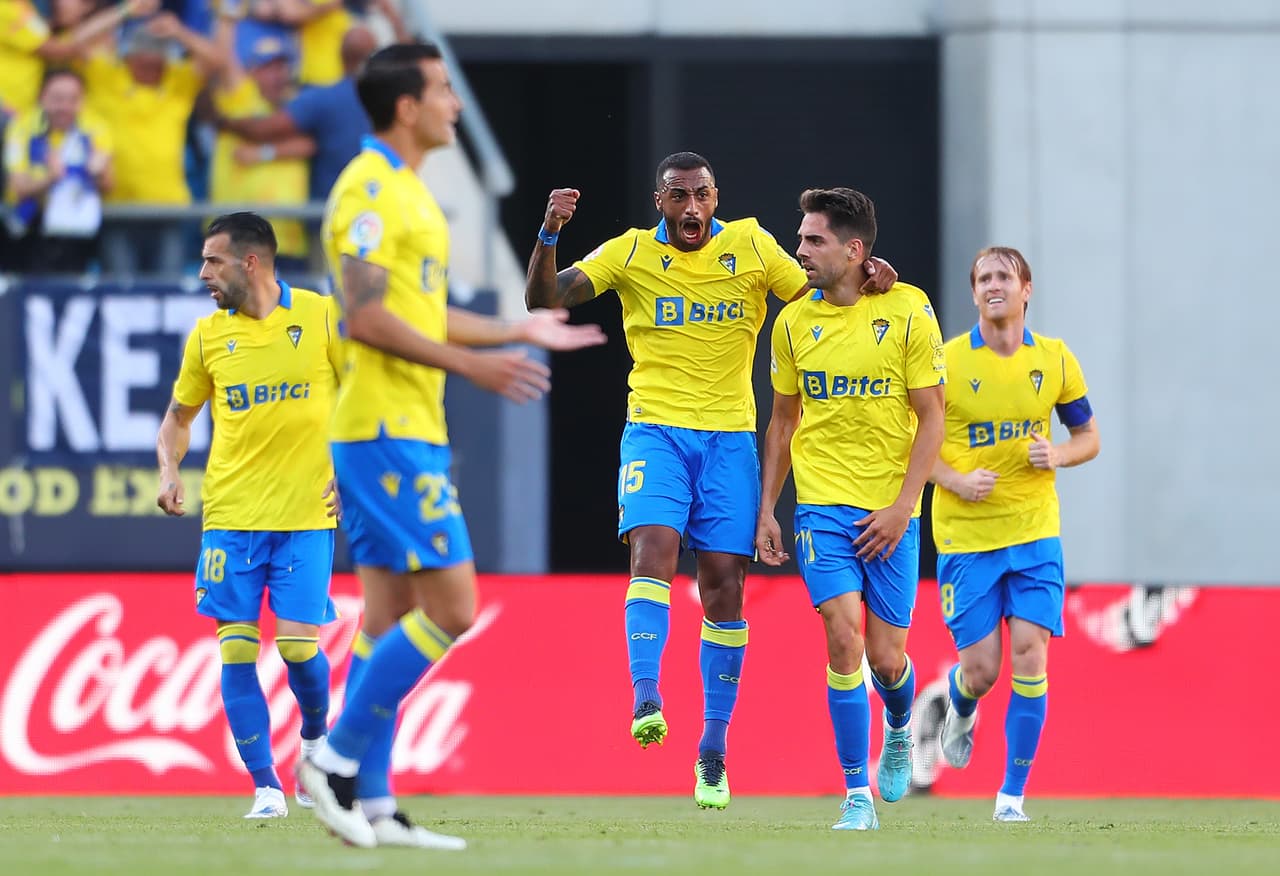 Real Madrid cumplió con su 'trámite' en el que el portero ucraniano Lunin fue la gran figura al salvar en al menos 2 ocasiones claras la derrota ante el Cádiz.