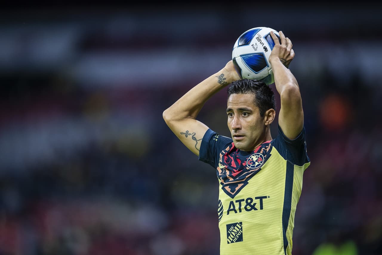 El lateral izquierod ha renovado su vínculo con los de Coapa.