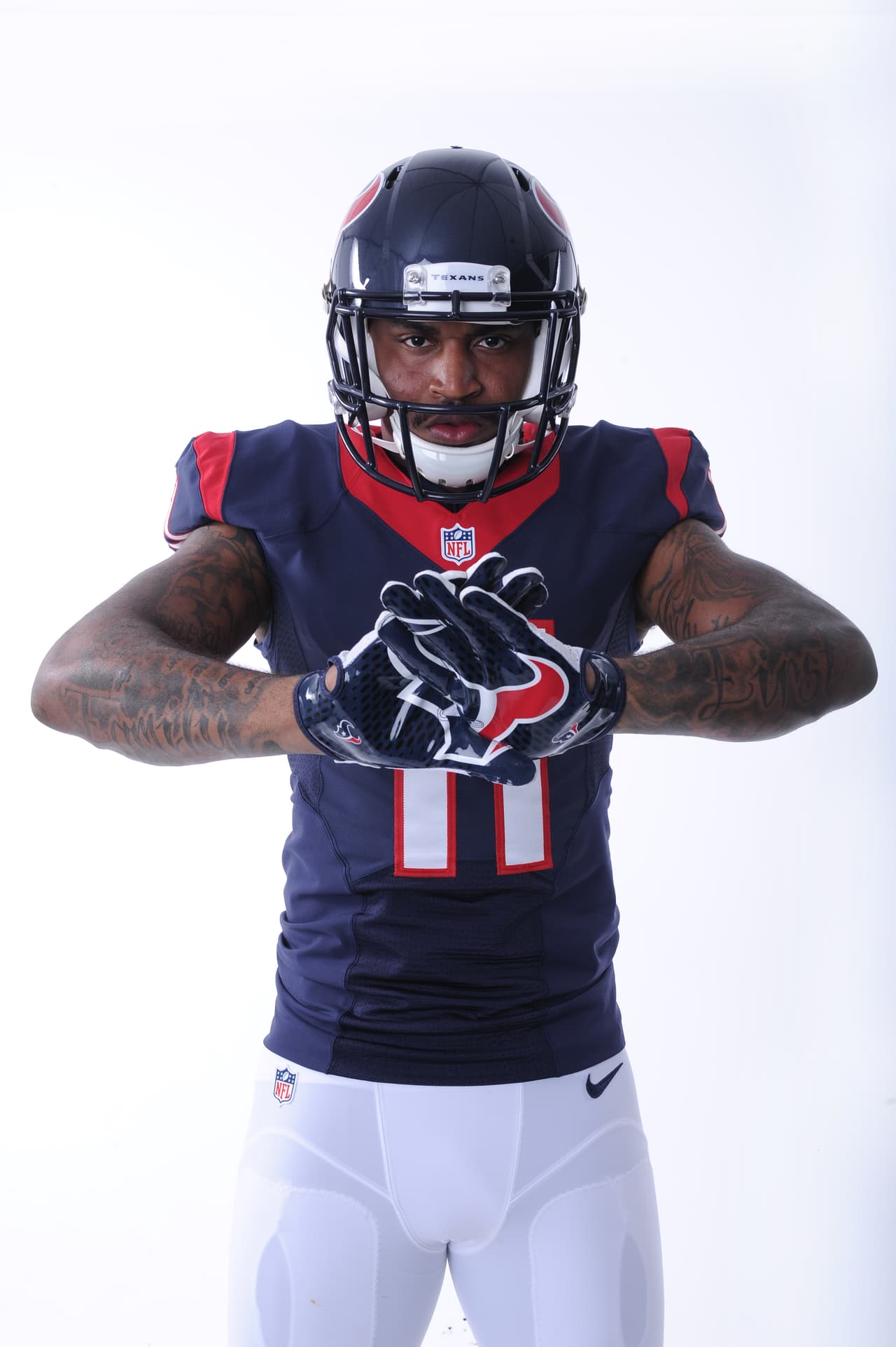 Checa las imágenes del novato receptor de los Houston Texans, Jaelen Strong, durante su sesión de fotos y dentro de los entrenamientos (AP-NFL).