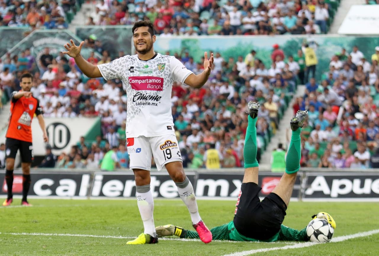 Javier Orozco jugará con los Tiburones Rojos del Veracruz