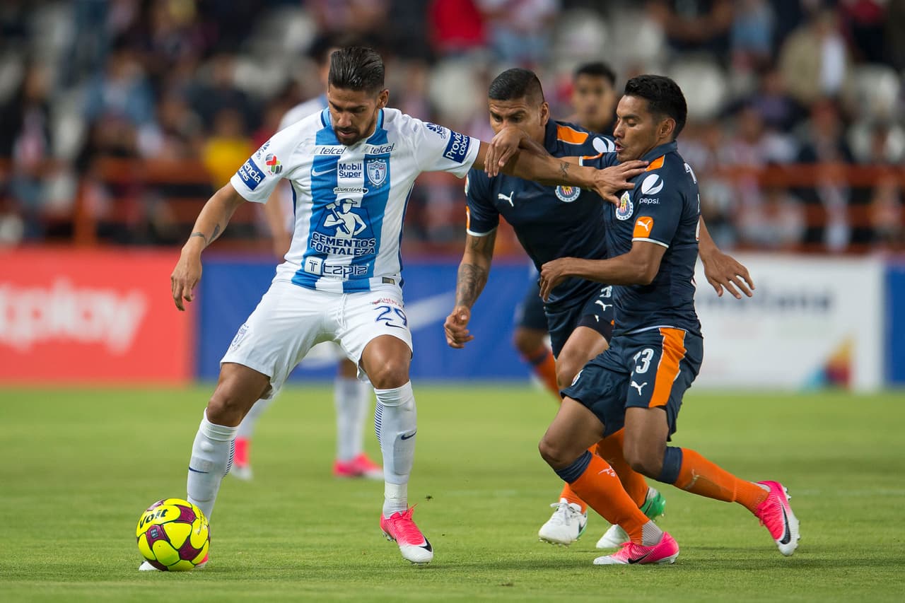La jornada 14, con un empate sin goles de visitante contra Pachuca, le servía a Chivas para llegar a cuatro fechas de invicto y tomar un aire.