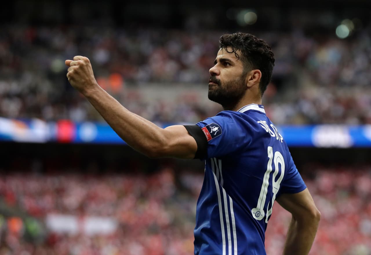 18. Diego Costa: el delantero brasileño germinó el odio en los demás cuando llegó a la Premier League con el Chelsea. Sus constantes peleas con jugadores de todos los equipos, en especial los del Arsenal, lo hicieron poco deseable.