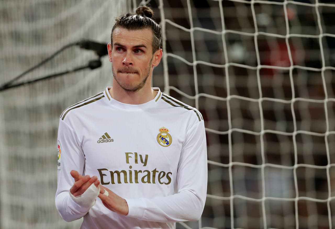 <b>Gareth Bale</b>
<br>Ha sido jugador que ha creado controversia, pues el año pasado en una bandera dejó ver muy en claro sus prioridades en la vida y una de ellas no es el futbol, sino el golf.