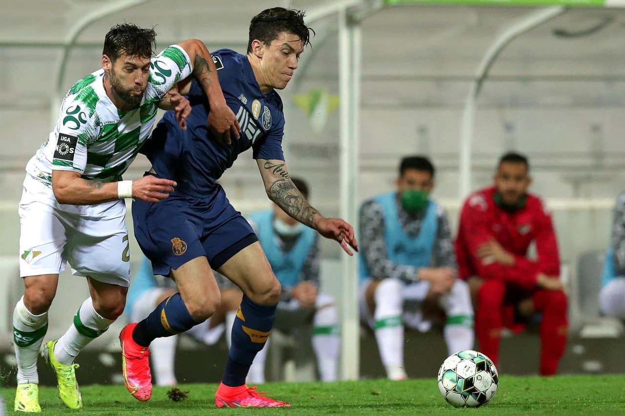 Porto logra el empate ante el Moreirense FC 1-1 durante la Jornada 29 de la Primeira Liga. Nahuel Ferraresi marcaba el primer tanto para los de Moreira y, de último minuto, Mehdi Taremi logró empatar el encuentro, logrando la repartición de puntos. El mexicano Jesús 'Tecatito' Corona fue titular durante el encuentro.