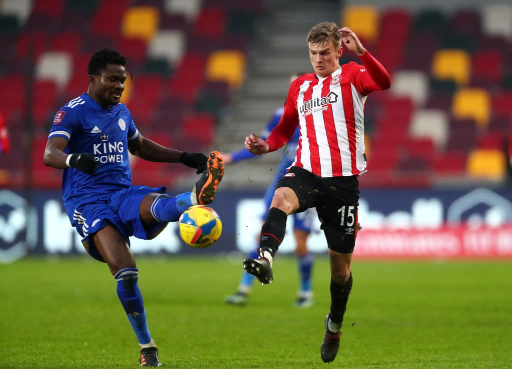 Leicester City remontó y derrotó 3-1 a Brentford, colándose a los Octavos de Final de la FA Cup. Cengiz Under, Youri Tielemans y James Maddison fueron los autores de los goles ganadores.