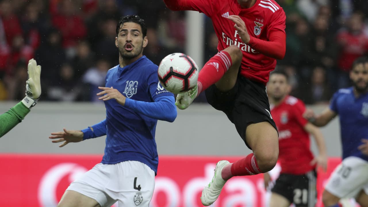 Se tenía que decir y se dijo: 'Pollo' Briseño y el Feirense, cerca de descender