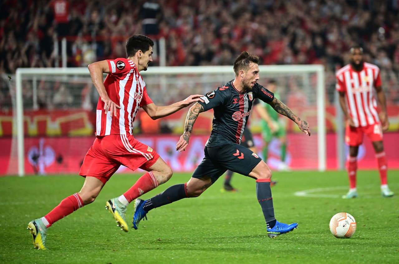 El cuadro de PSV Eindhoven derrotó 2-0 de local al Arsenal en la UEFA Europa League; Betis gana sin Guardado al Ludogorets y Braga cae ante Union Berlín sin Lainez.