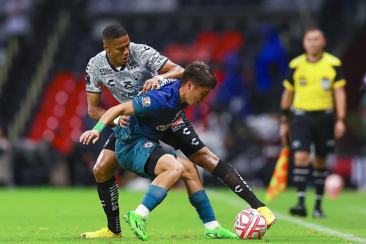 Con gol de último minuto el Cruz Azul derrotó a Léon y está más que vivo en el Apertura 2022.