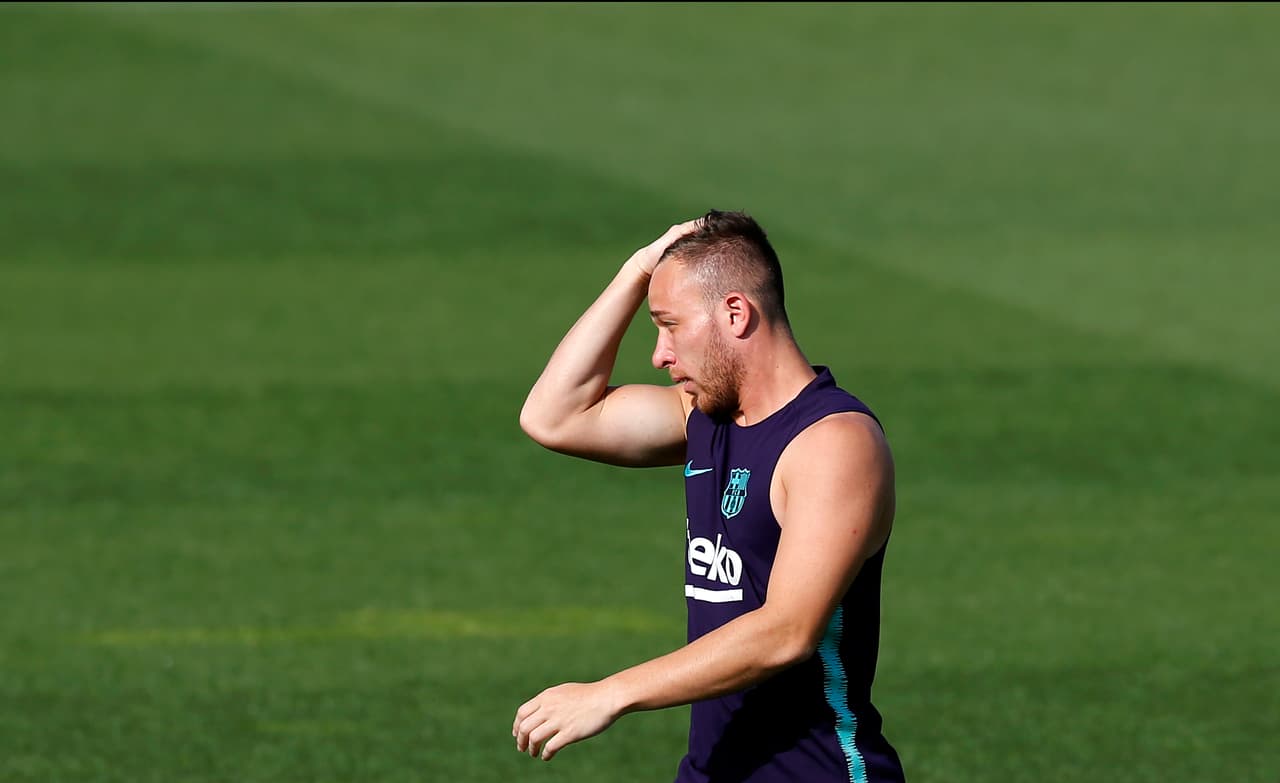 Previo al entrenamiento, Arthur reunió a sus compañeros para informarles sobre su fichaje por la Juventus.