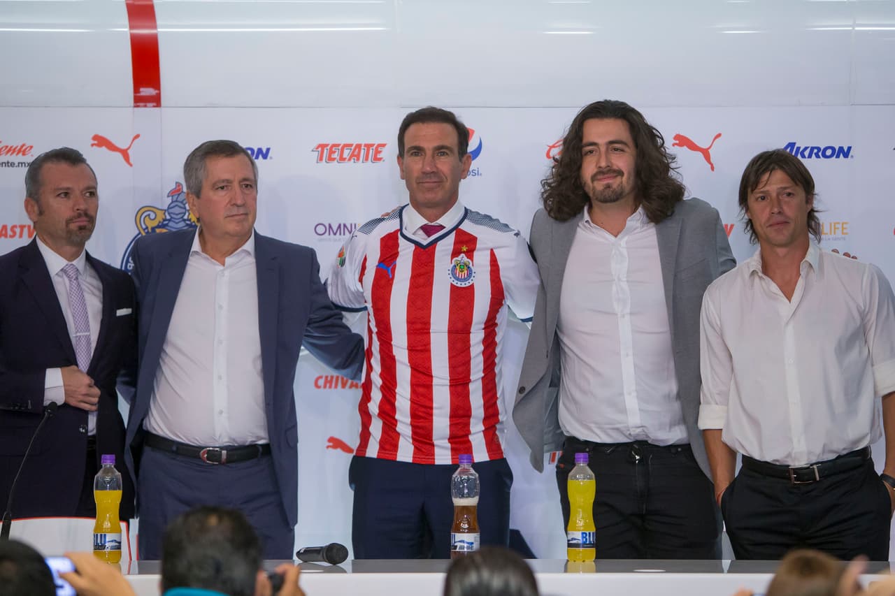 "Estoy trabajando, predispuesto a tener un director deportivo y saber que entre todos podemos sumar. Nada me saca del foco de lo que es el juego, el entrenamiento y si la dirigencia pensó en Paco es porque considera que es un valor fundamental para el proyecto", comentó.