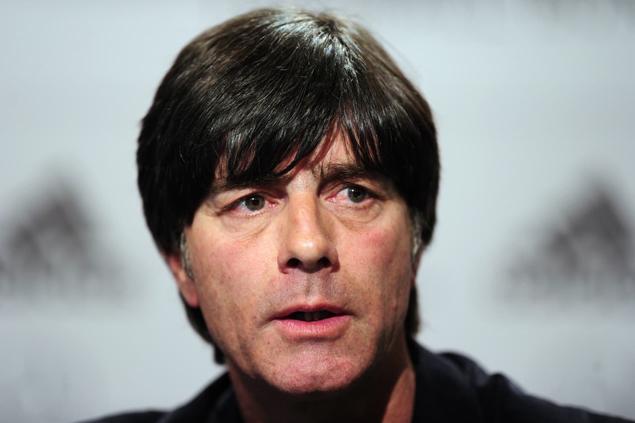 Sin embargo, Löw declaró recientemente que él no podía permitirse equivocarse como se equivocaron los españoles tras salir campeones mundiales.
