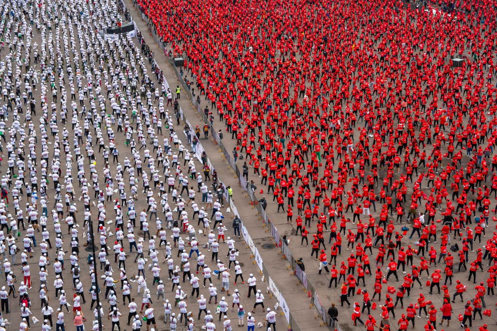 Los instructores de la clase fueron Mariana 'La Barby' Juárez, tres veces campeona del Consejo Mundial de Boxeo (CMB) en categorías mosca, súper mosca y gallo; Ana María 'Guerrera' Torres, dos veces campeona de peso súper mosca del CMB, y 'Rey' David Picasso, dos veces campeón juvenil del CMB.
<br>