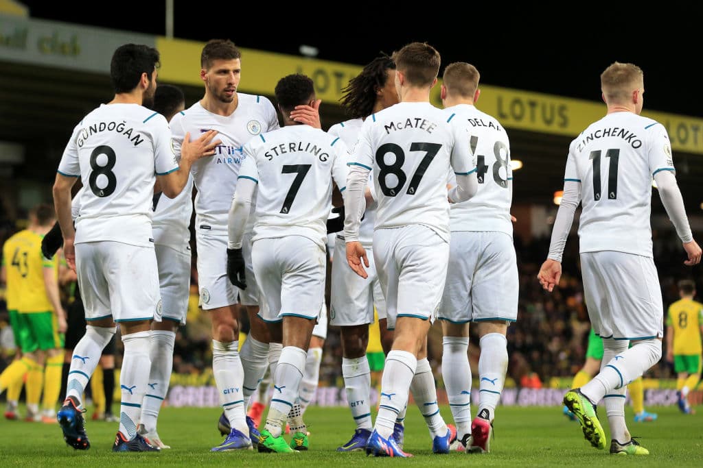 Manchester United tropieza y empatan 1-1 con el Southampton, Manchester City pasa por encima del Norwich City 0-4, Brentford empató 0-0 con el Crystal Palace, Everton golea 3-0 al leeds United y Watford cae en casa 0-2 con el Brighton & Hove Albion.