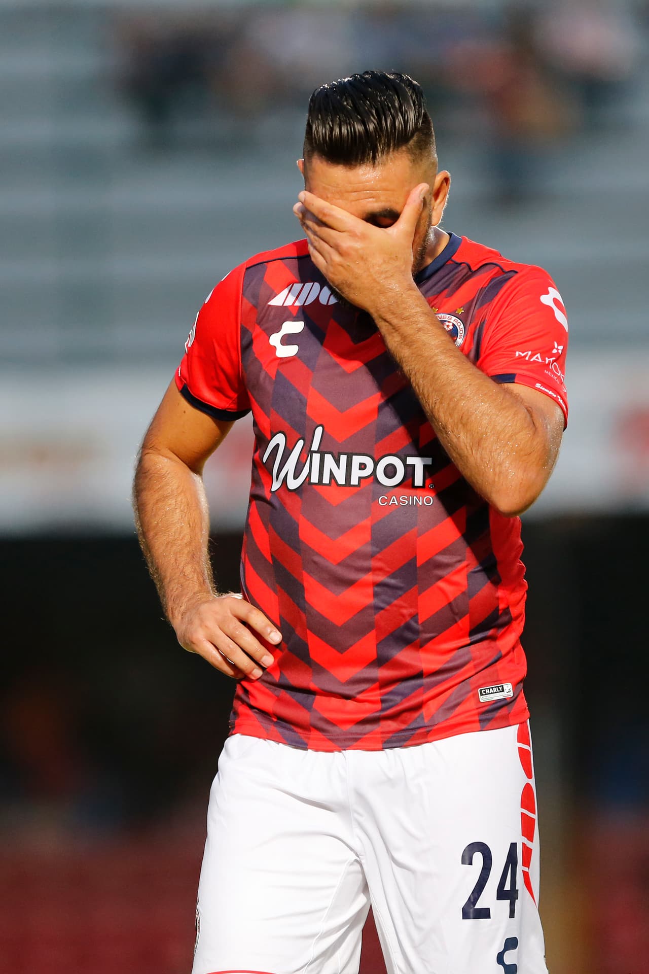 <b>Lo peor: </b>Veracruz tuvo una semana complicada. Se quedaron sin DT, el SAT y la Liga MX anunciaron que los investigarán por probable evasión de impuestos y perdieron en casa 0-1 ante Chivas.