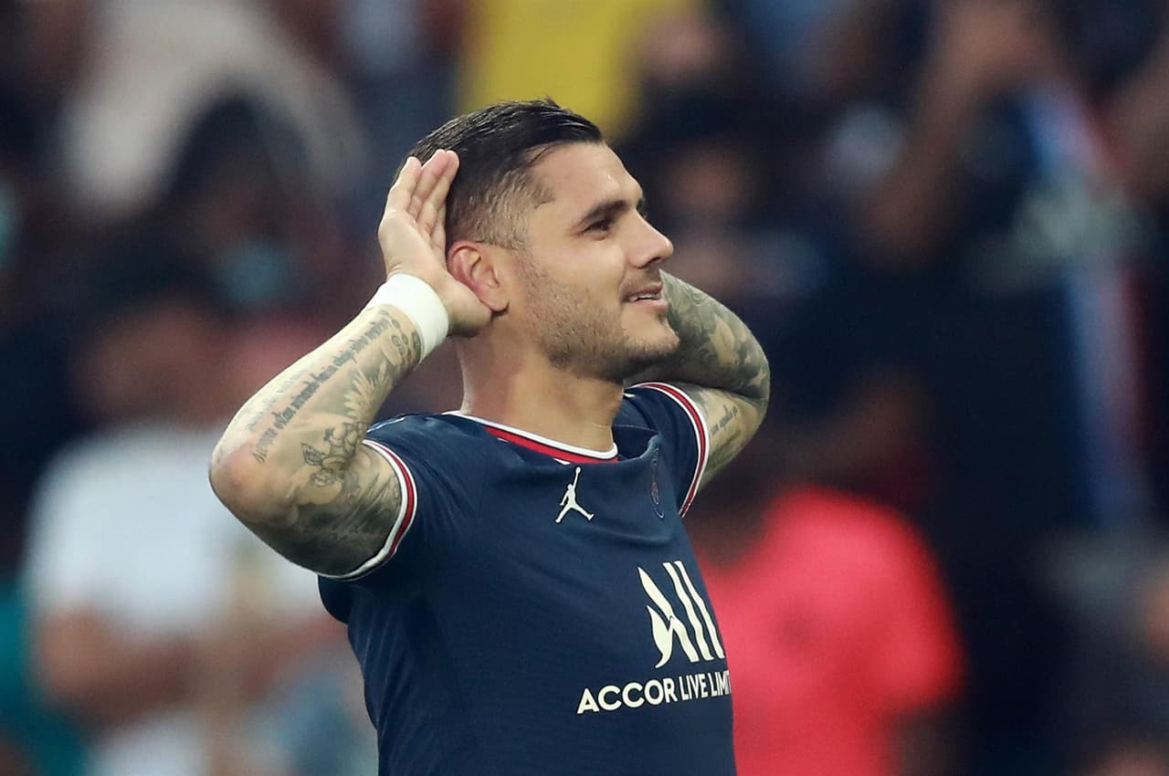 Paris Saint-Germain suma su segunda victoria en la Ligue 1 ante Estrasburgo 4-0. Mauro Icardi (3'), Kylian Mbappé (25'), Julian Draxler (27') y Pablo Sarabia (86') anotaron para el equipo local, mientras que para el Racing fueron Kevin Gameiro y Ludovic Ajorque. Previo al encuentro, el equipo parisino presentó a sus nuevos jugadores: Lionel Messi, Sergio Ramos, Gianluigi Donnaruma, Achraf Hakimi y Georginio Wijnaldum.