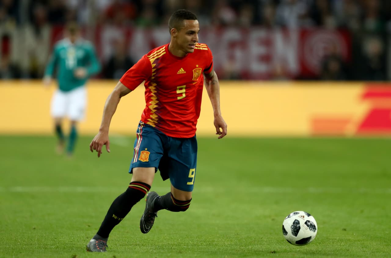 El brasileño naturalizado español Rodrigo Moreno habría sido pedido por Julen Lopetegui para el Real Madrid. El delantero de 27 años jugó la temporada anterior con el Valencia.