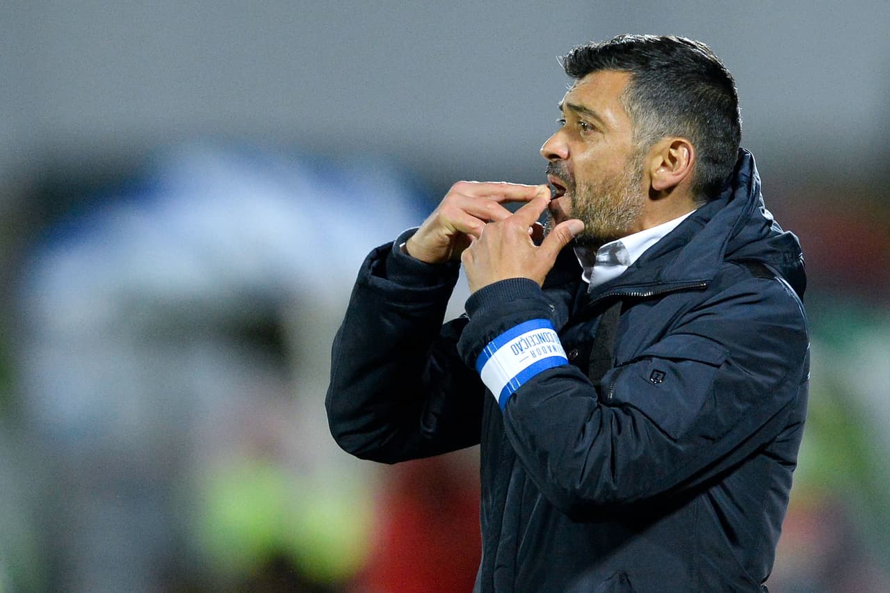 El 2-2 final deja a los dirigidos por Sergio Conceicao con 76 puntos, uno más que el Benfica que jugará el domingo como visitante ante el Sporting Braga.