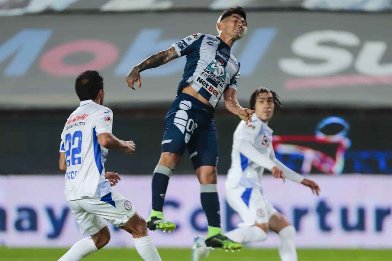 La Máquina logra conseguir sus primeros tres puntos del torneo luego de vencer 0-1 a Pachuca con gol de Juan Escobar.