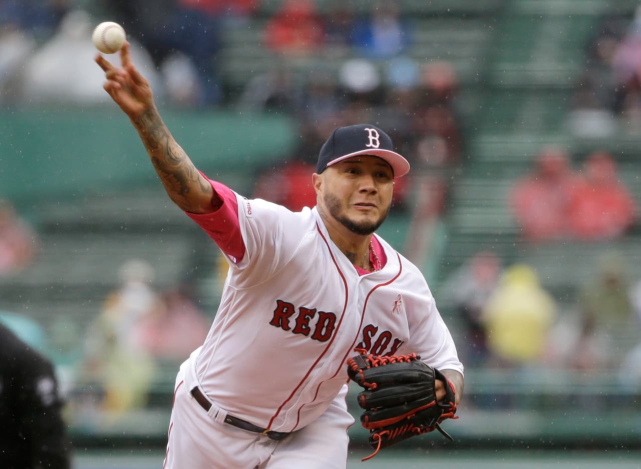 Por los Boston Red Sox subió al montículo el lanzador mexicano Héctor Velázquez (1-2) quien se anotó la victoria al mantenerse en el cerrito por espacio de 5.0 innings en los que permitió dos imparables, uno de ellos cuadrangular, le hicieron dos carreras, caminó a dos y ponchó a tres para ganar por vez primera en 2019.
