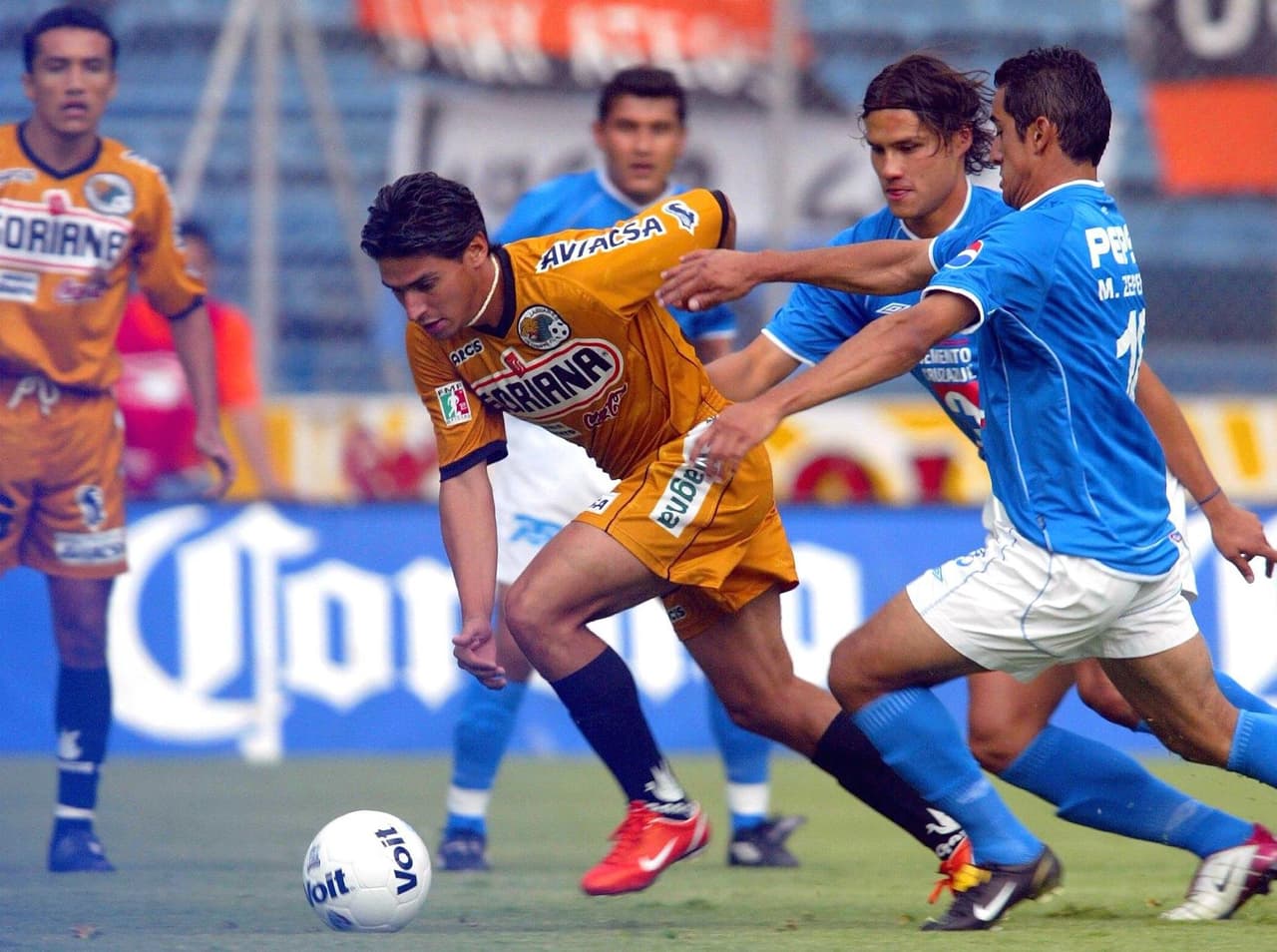 Los malos resultados pusieron en peligro la permanencia de Jaguares en primera división y su descenso estuvo cerca en el Clausura-2003. Sin embargo, los resultados le jugaron a favor y al final un triunfo contra Cruz Azul selló su estadía en la Liga MX.