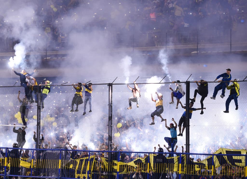 La hinchada hace que La Bombonera intimide a todos los rivales.