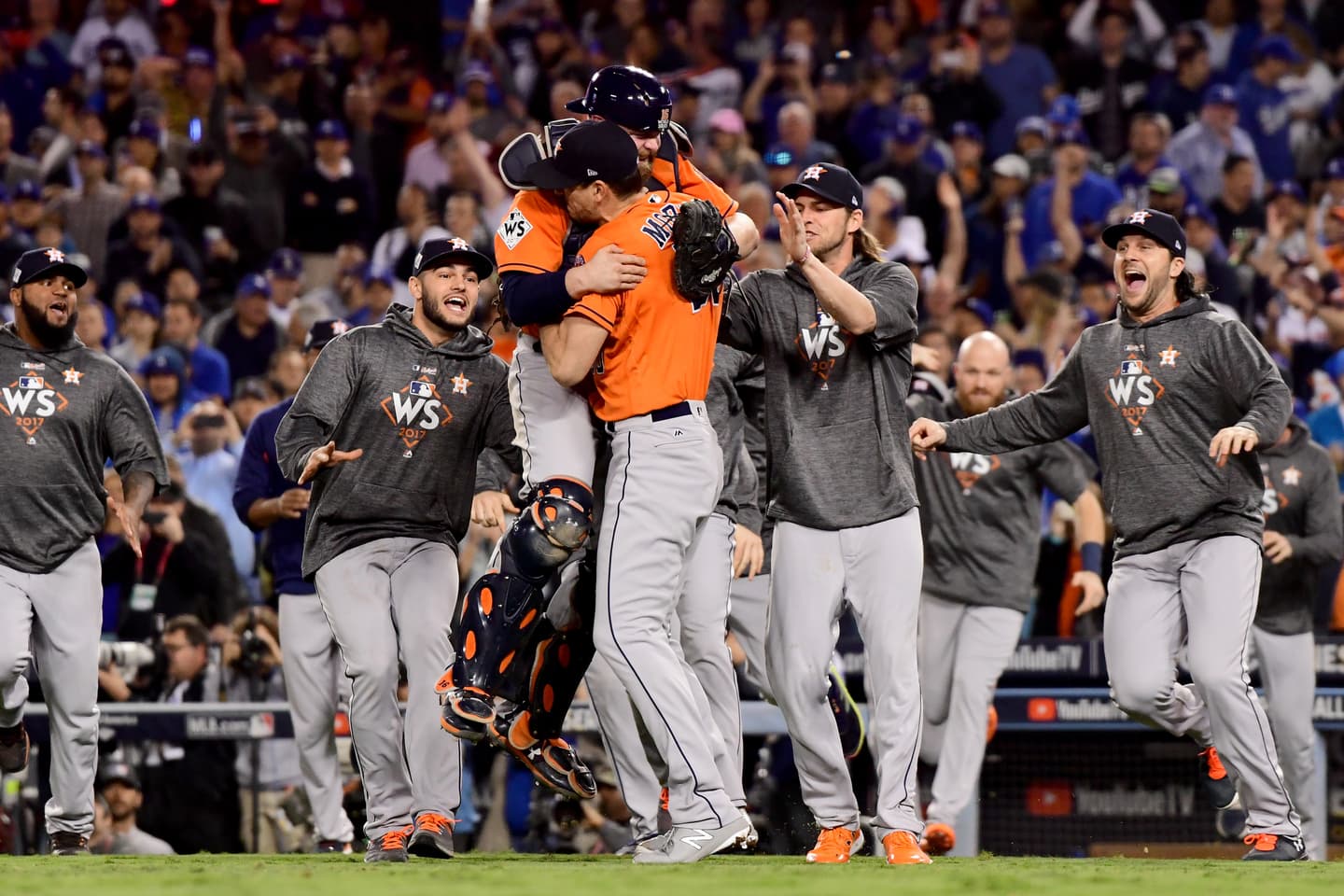 Los Astros de Houston hacen historia y ganan su primer título de Serie  Mundial ante los Dodgers de Los Ángeles