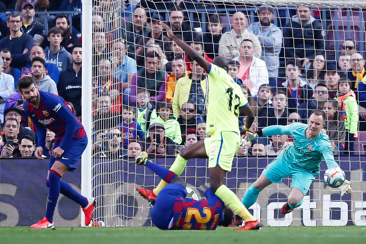 Marc-André ter Stegen evitó el empate con una gran atajada al minuto 72’.