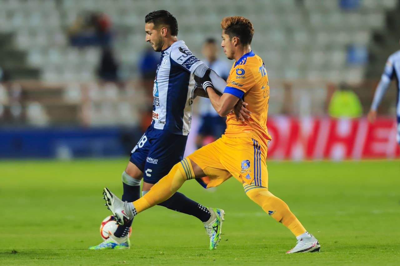 Roberto de la Rosa agarra adelantado a Nahuel y consigue el tanto que la da la victoria a 1-0 sobre los Tigres. Los felinos quedan fuera de del repechaje y Pachuca recupera posiciones y llega a la onceava plaza.
