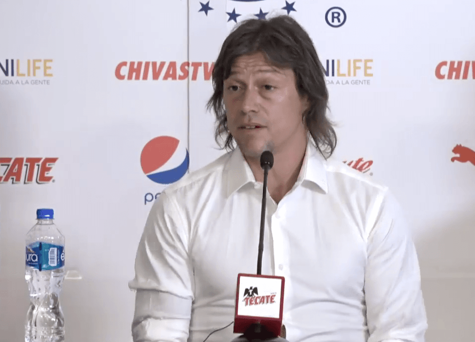 Dijo que también hubo diferencias con respecto a la confección del equipo para el siguiente torneo, pues nunca le tomaron parecer y en el draft hicieron lo que les vino en gana sin consultarle.