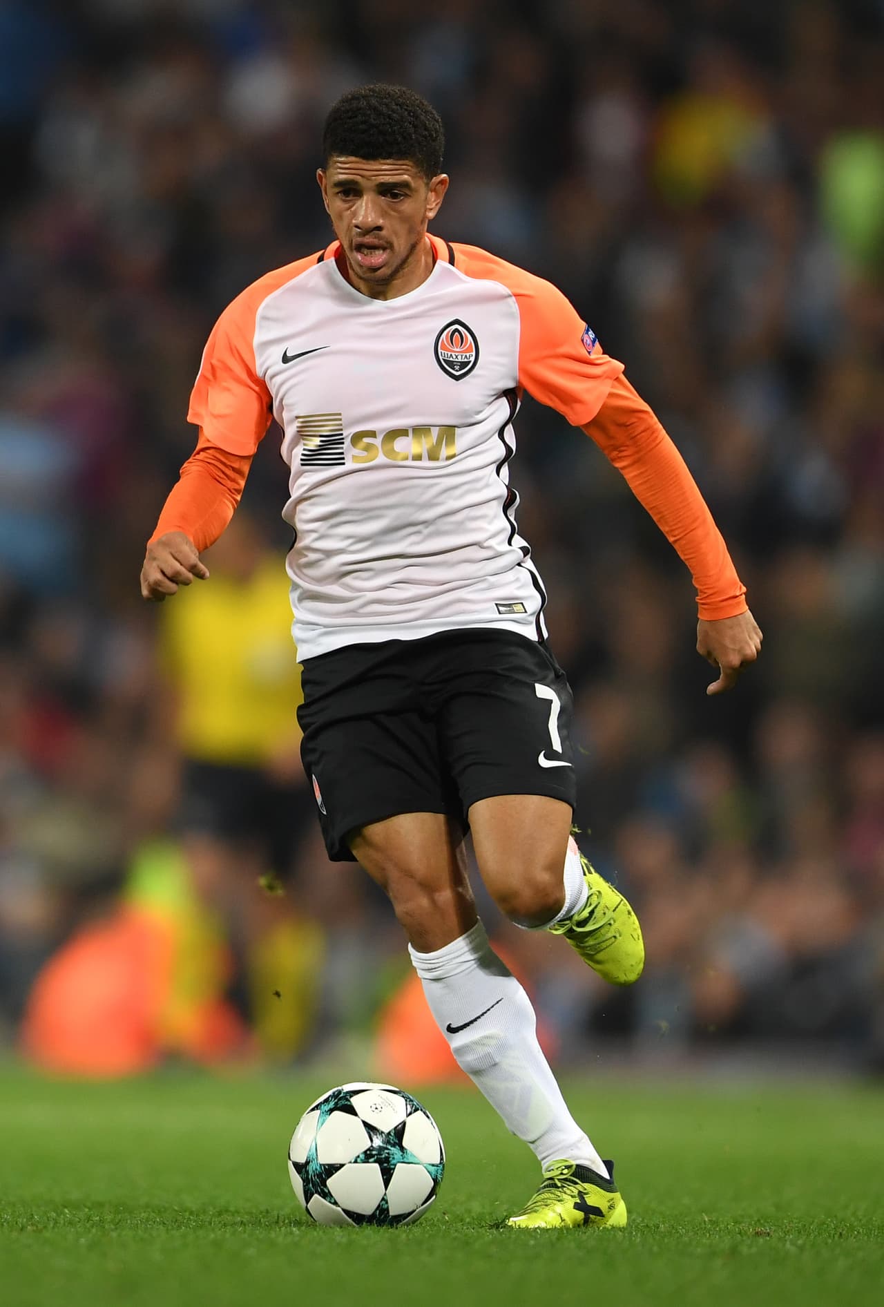 De hecho, no es el único al que los Citizens estararían apuntando. El brasileño Taison (Shakhtar Donetsk) es otro que suena para llegar el club de Pep Guardiola.