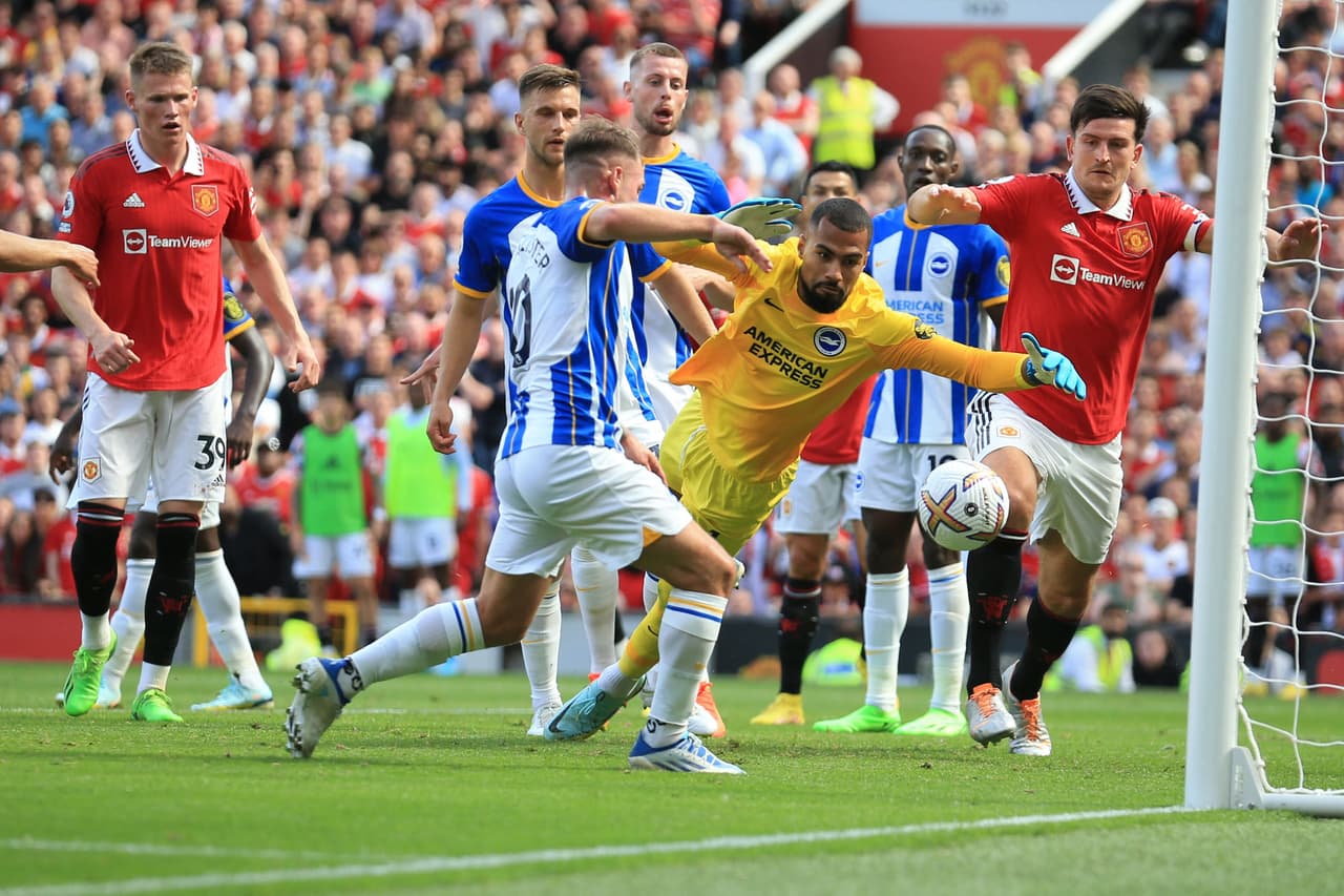 Brighton sorprendió al Manchester United y le propinó una dolorosa derrota en Old Trafford, donde la afición no quedó contenta y los abucheó. CR7 ingresó en el complemento, pero poco pudo hacer para evitar la caída.