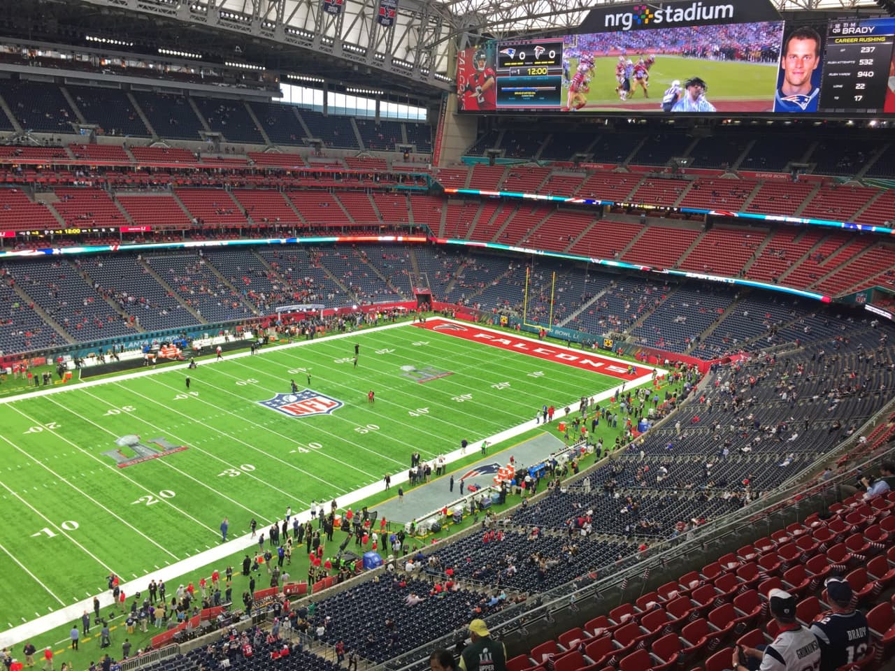 El NRG Stadium abrió sus puertas para recibir a los aficionados en el último partido de la temporada, entre New England y Atlanta, con gente que viajó hasta Houston para ver a su equipo ser campeón.