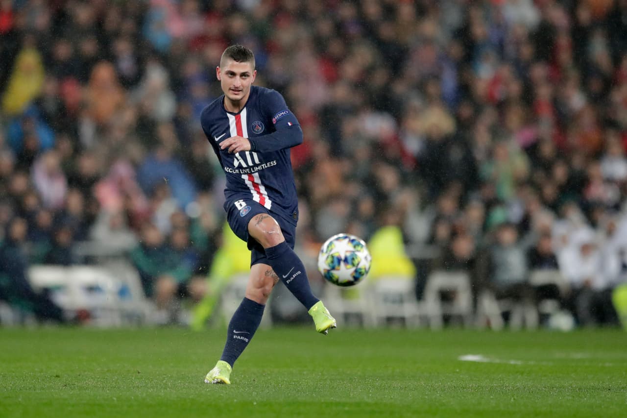 El PSG no se rinde y Marco Verratti busca opciones durante el partido.