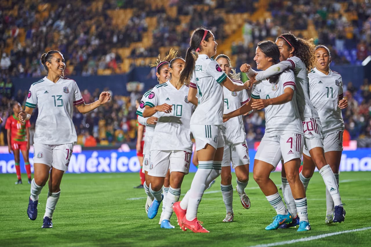 Arranca la jornada dos del premundial femenil y México arrolla 9-0 a la selección de Surinam.