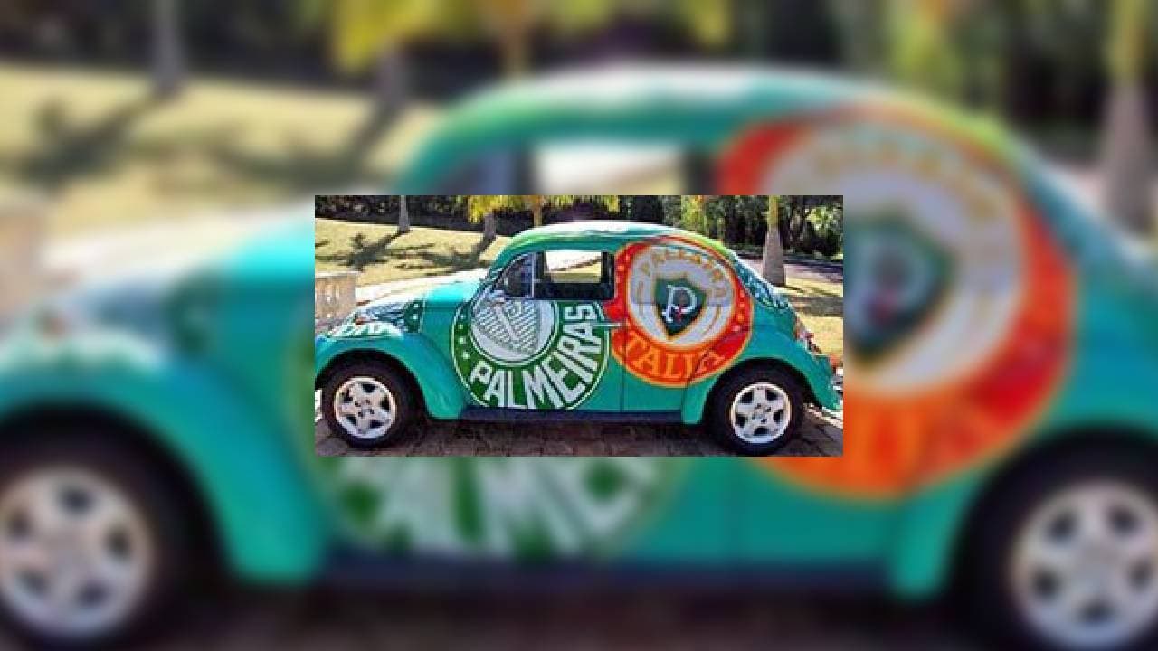 No, no es de los Delfines de Miami.